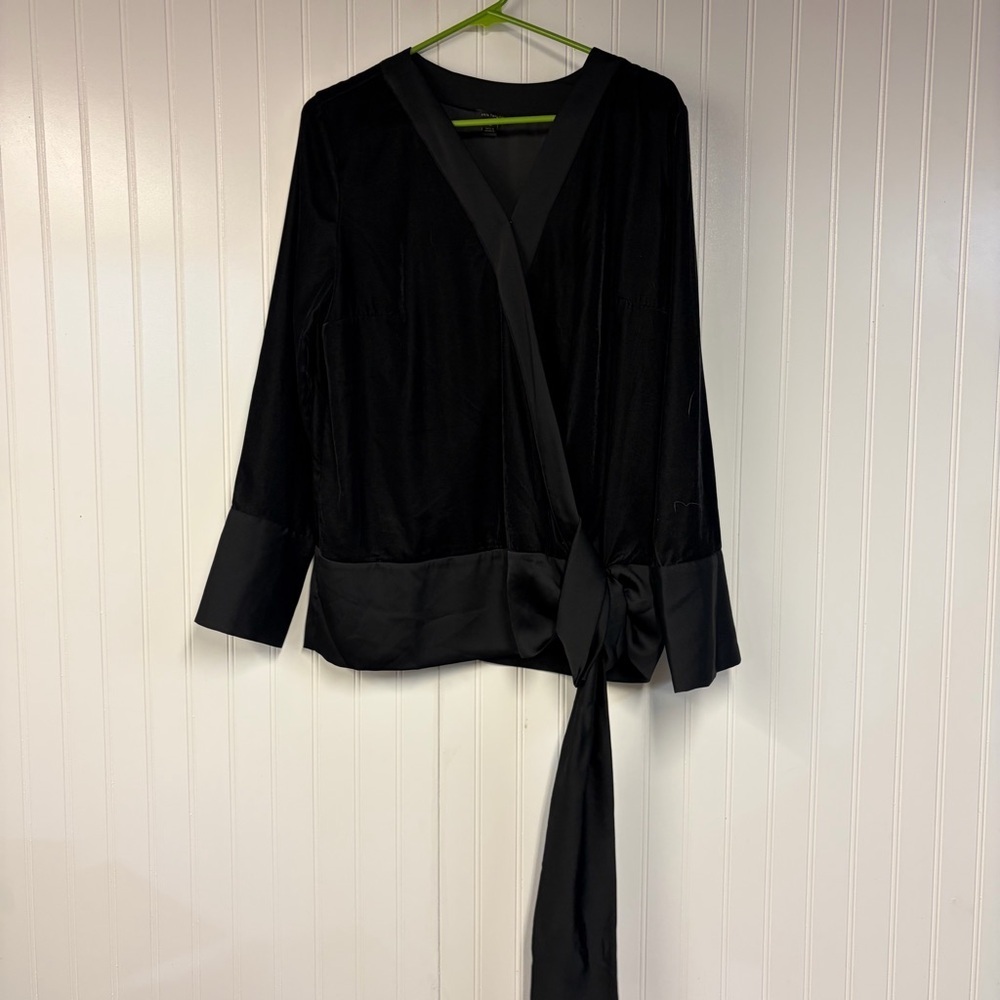 Ann Taylor Women's Black Velvet Wrap Top Tie Detail Medium